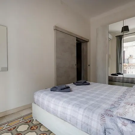 Guesthost - Grey Queen Apartment Taranto